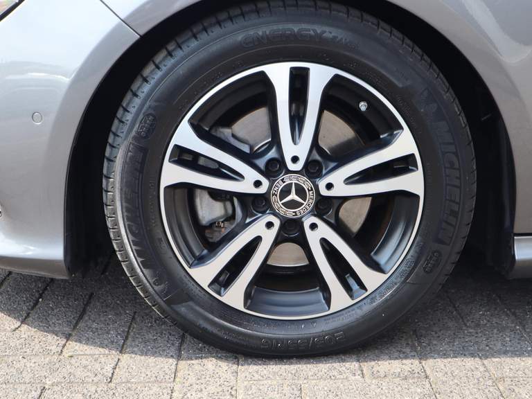 Mercedes-Benz Mercedes-Benz