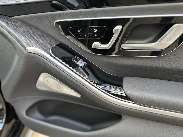 Mercedes-Benz Mercedes-Benz