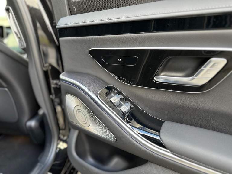 Mercedes-Benz Mercedes-Benz