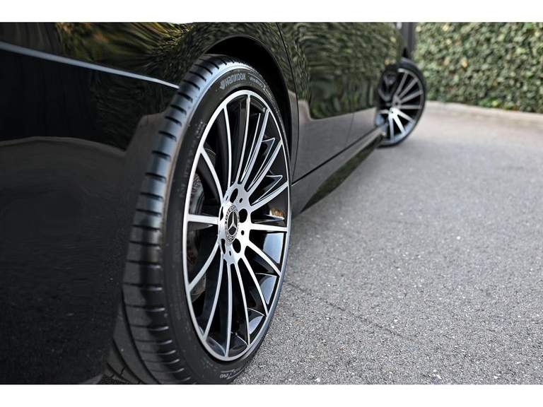 Mercedes-Benz Mercedes-Benz