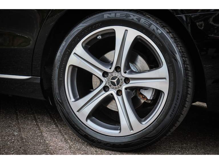 Mercedes-Benz Mercedes-Benz