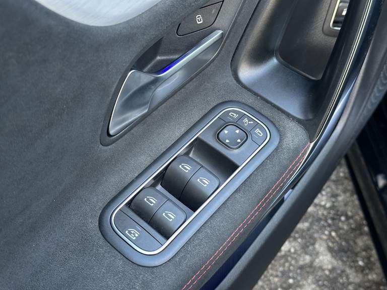 Mercedes-Benz Mercedes-Benz