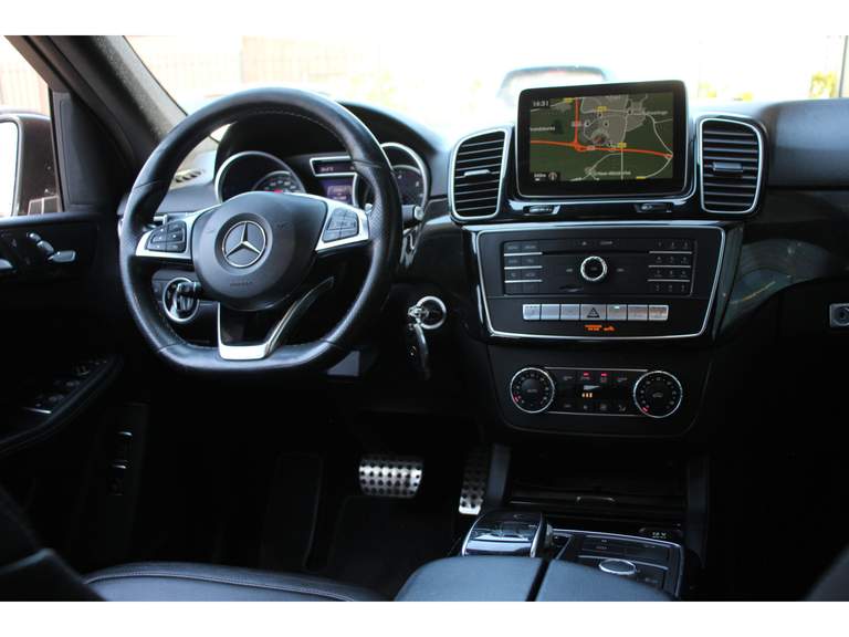 Mercedes-Benz Mercedes-Benz