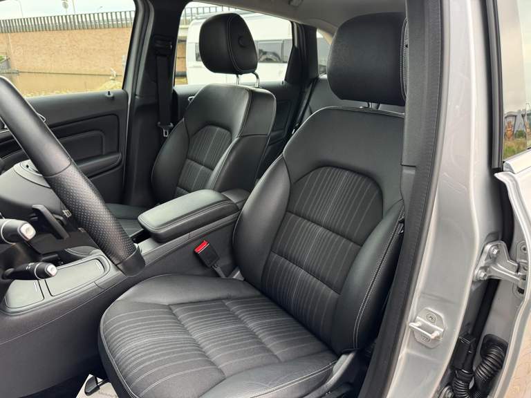 Mercedes-Benz Mercedes-Benz