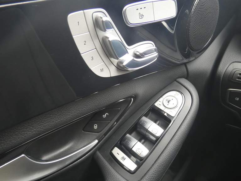Mercedes-Benz Mercedes-Benz