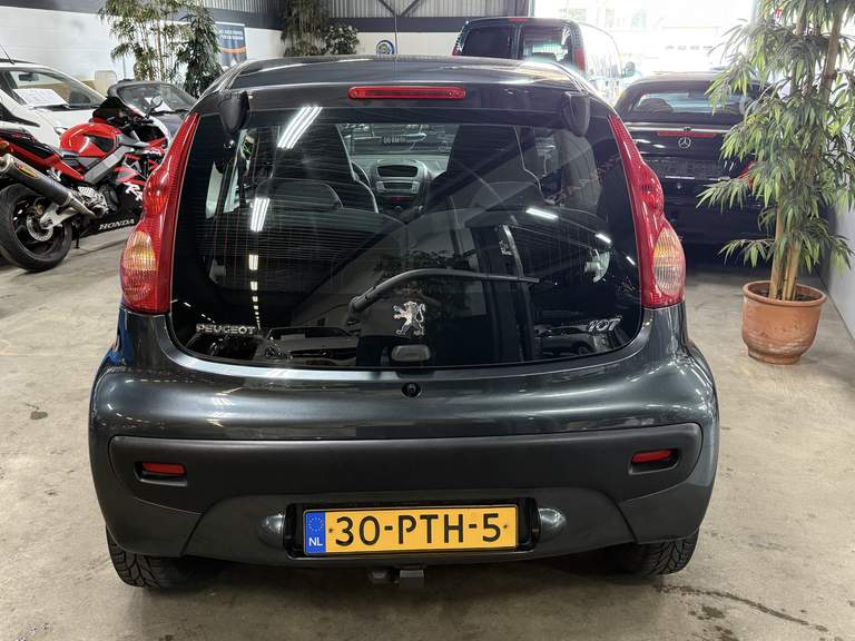 Peugeot Peugeot