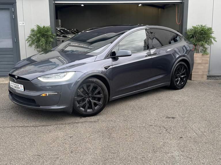 Tesla Tesla