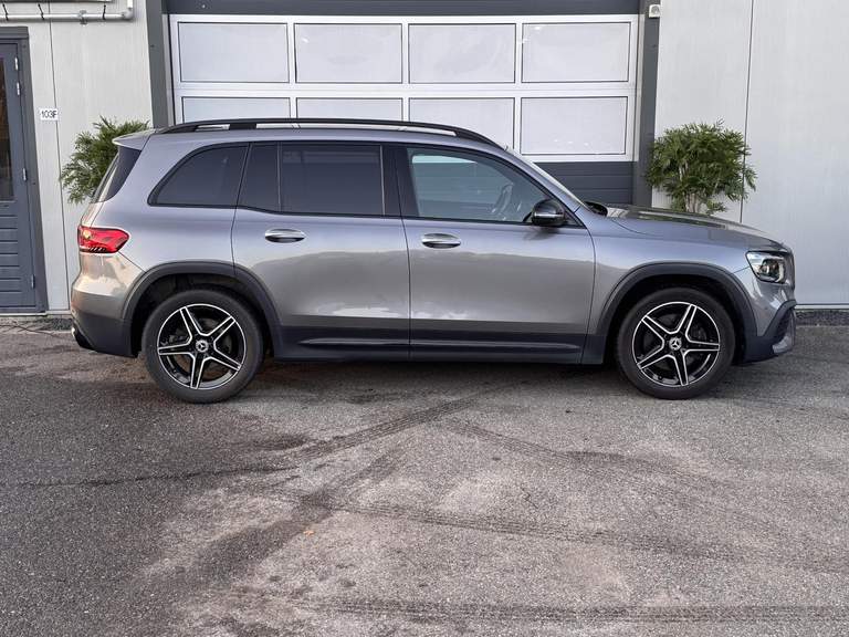 Mercedes-Benz Mercedes-Benz