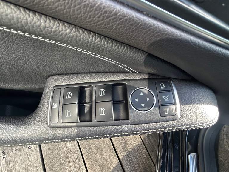 Mercedes-Benz Mercedes-Benz