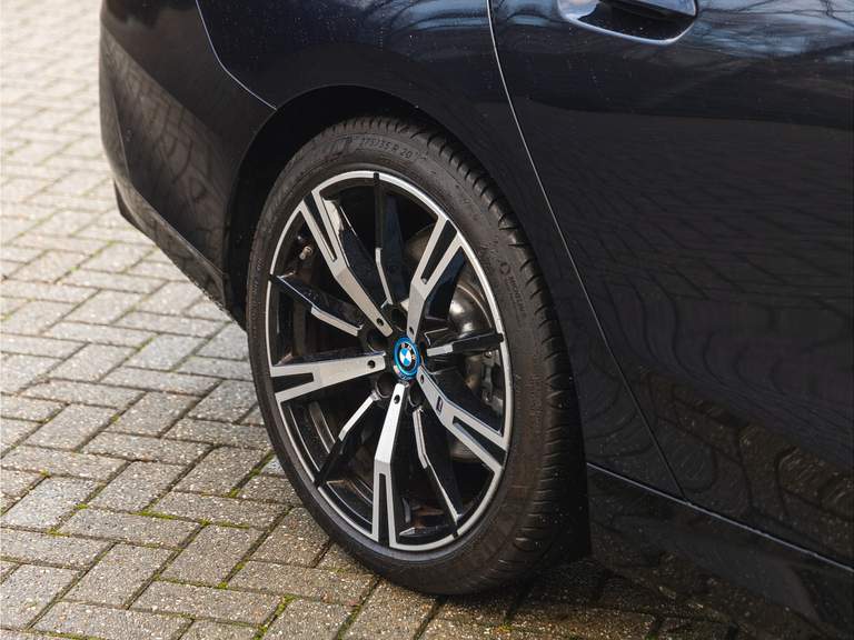 BMW BMW