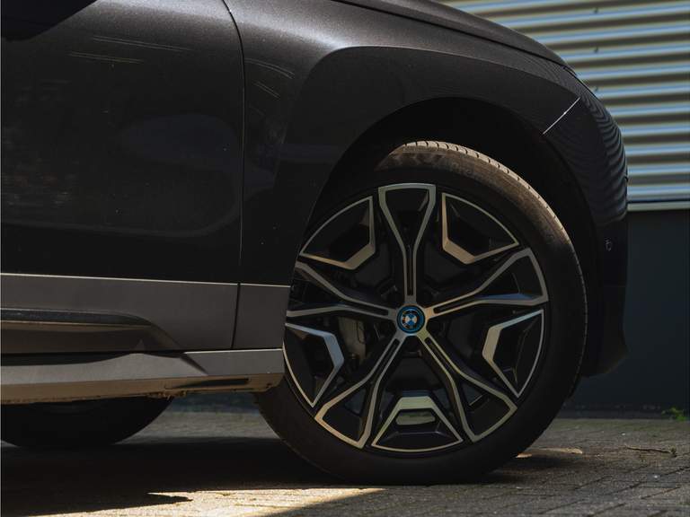 BMW BMW