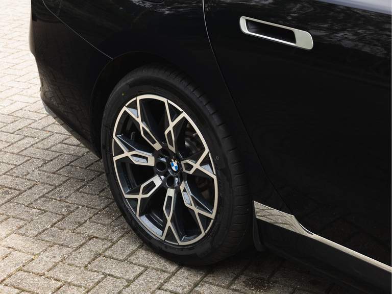 BMW BMW