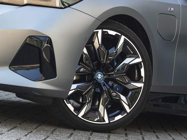 BMW BMW