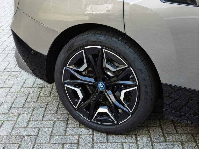 BMW BMW