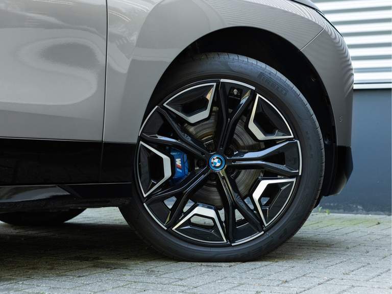 BMW BMW