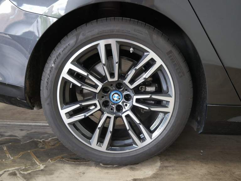 BMW BMW