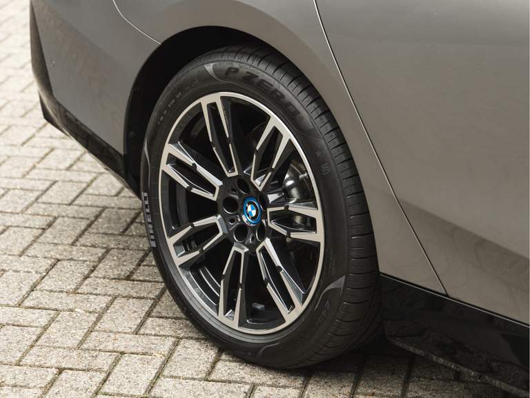 BMW BMW