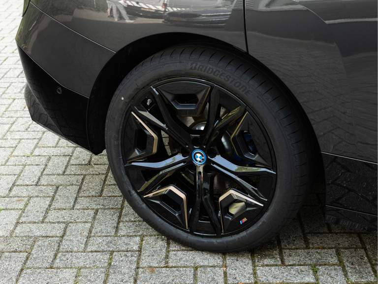 BMW BMW