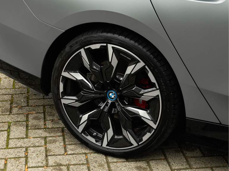 BMW BMW