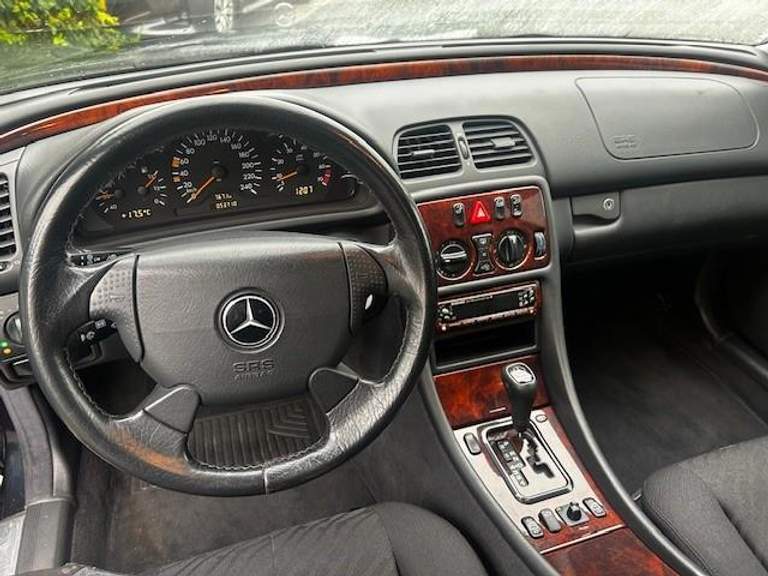 Mercedes-Benz Mercedes-Benz