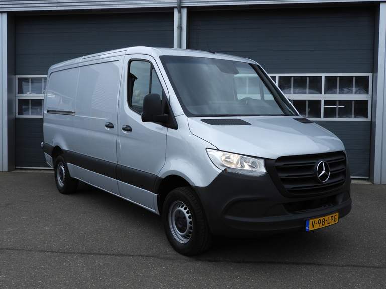 Mercedes-Benz Mercedes-Benz