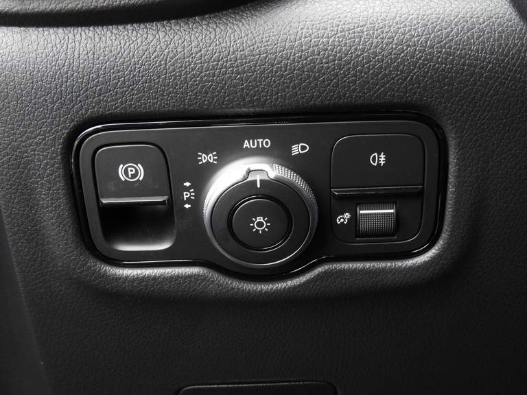 Mercedes-Benz Mercedes-Benz