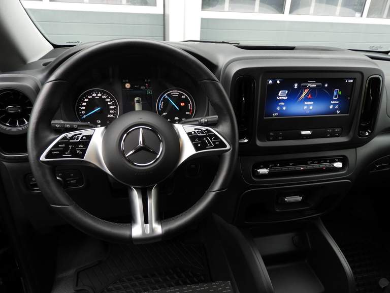 Mercedes-Benz Mercedes-Benz