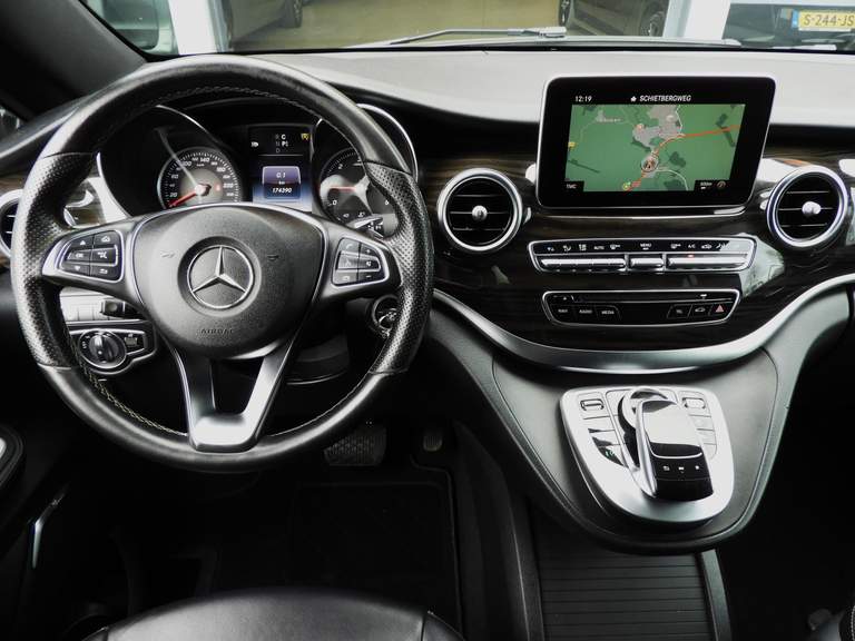 Mercedes-Benz Mercedes-Benz