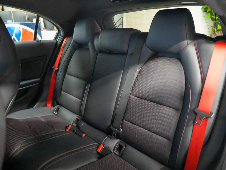 Mercedes-Benz Mercedes-Benz