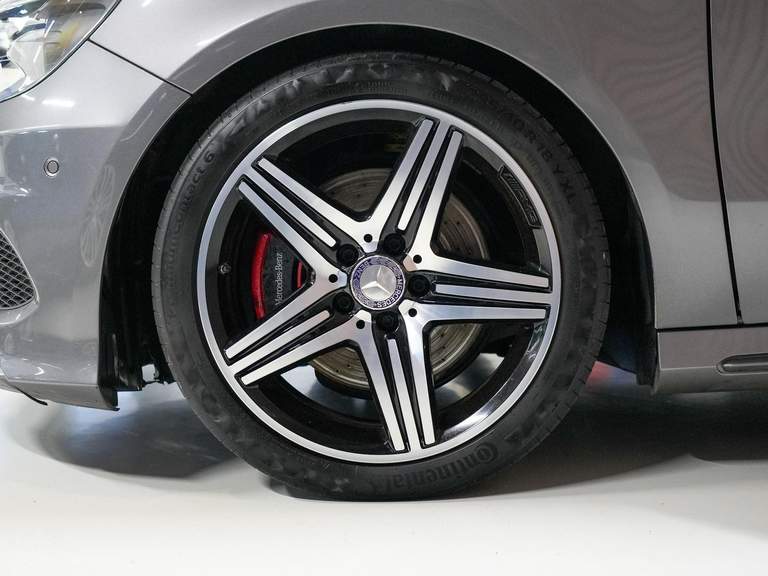 Mercedes-Benz Mercedes-Benz