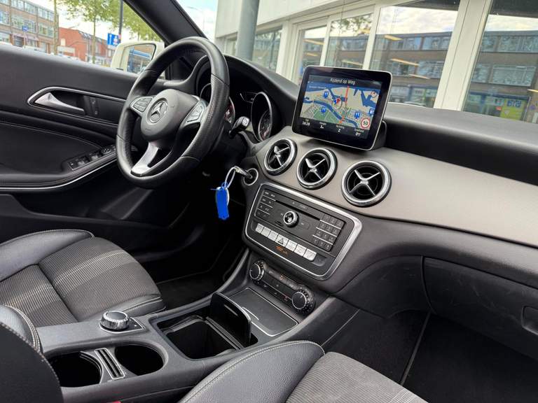 Mercedes-Benz Mercedes-Benz