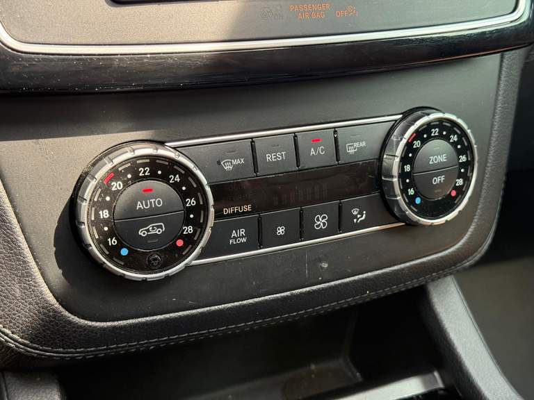 Mercedes-Benz Mercedes-Benz