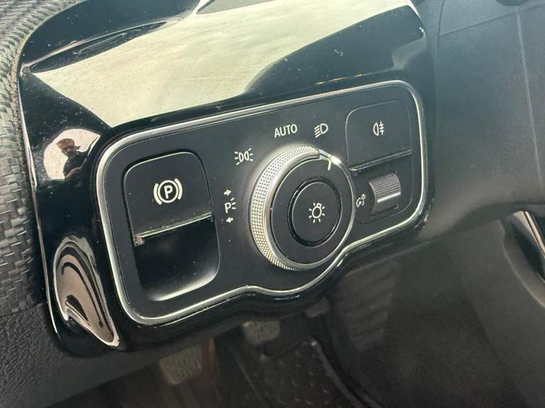 Mercedes-Benz Mercedes-Benz