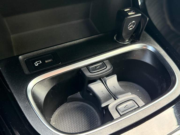 Mercedes-Benz Mercedes-Benz