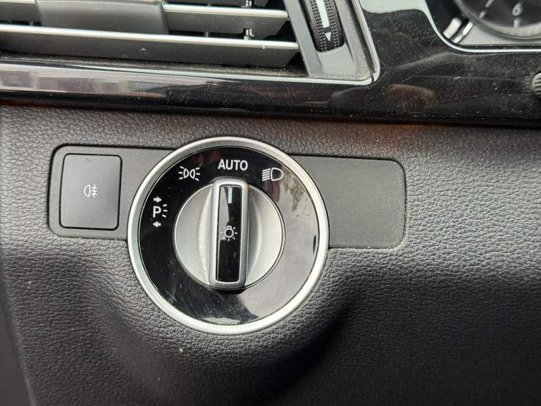 Mercedes-Benz Mercedes-Benz