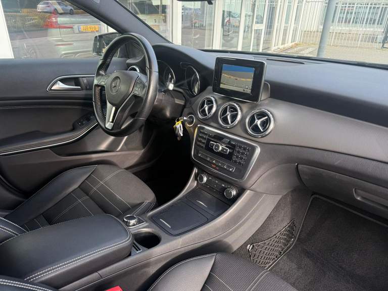 Mercedes-Benz Mercedes-Benz