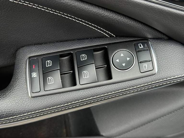 Mercedes-Benz Mercedes-Benz