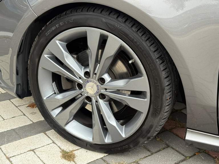 Mercedes-Benz Mercedes-Benz