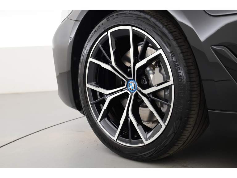 BMW BMW