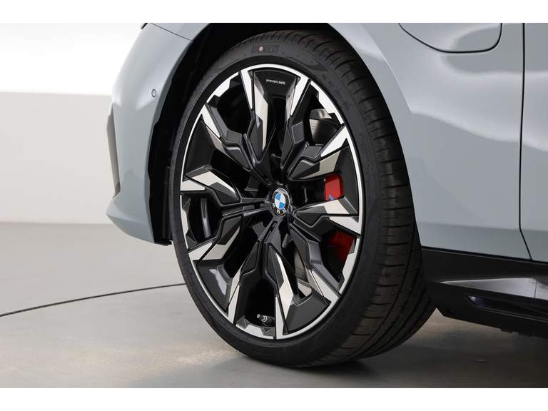 BMW BMW