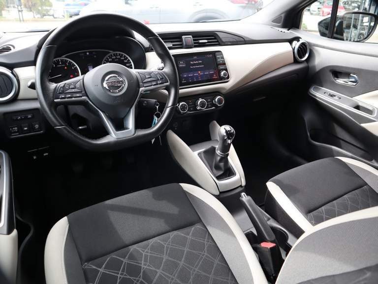Nissan Nissan