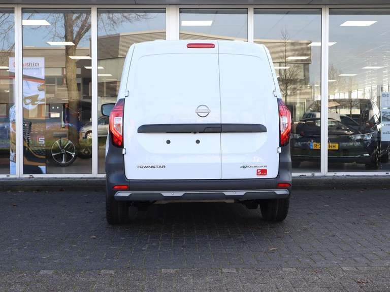 Nissan Nissan