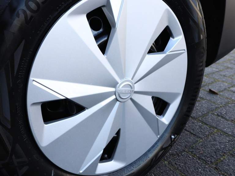 Nissan Nissan