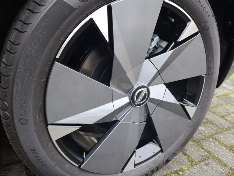 Nissan Nissan