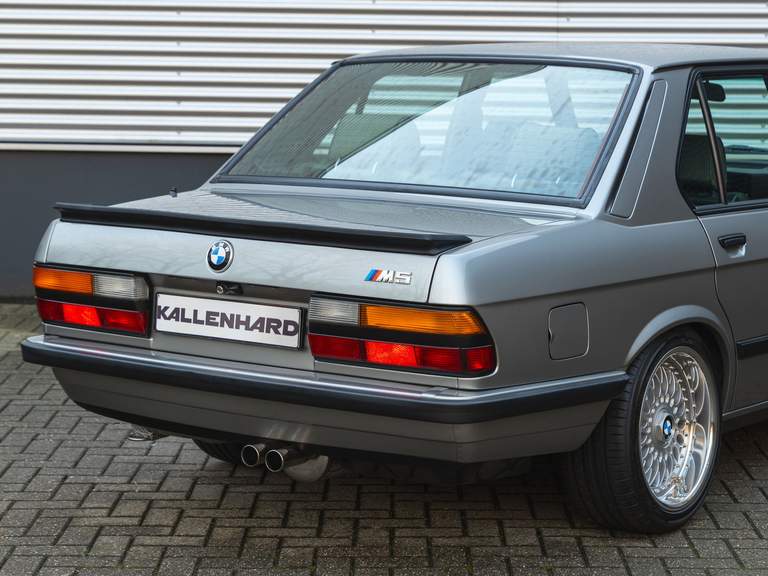 BMW BMW
