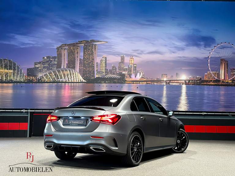 Mercedes-Benz Mercedes-Benz