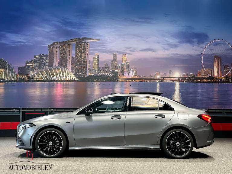 Mercedes-Benz Mercedes-Benz