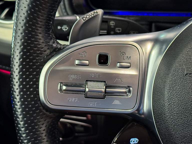 Mercedes-Benz Mercedes-Benz