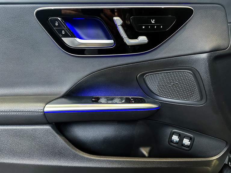 Mercedes-Benz Mercedes-Benz