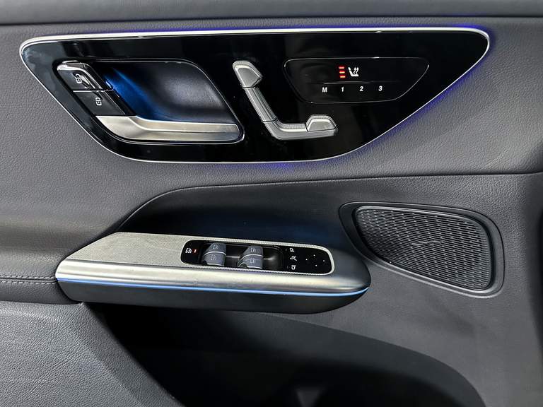 Mercedes-Benz Mercedes-Benz